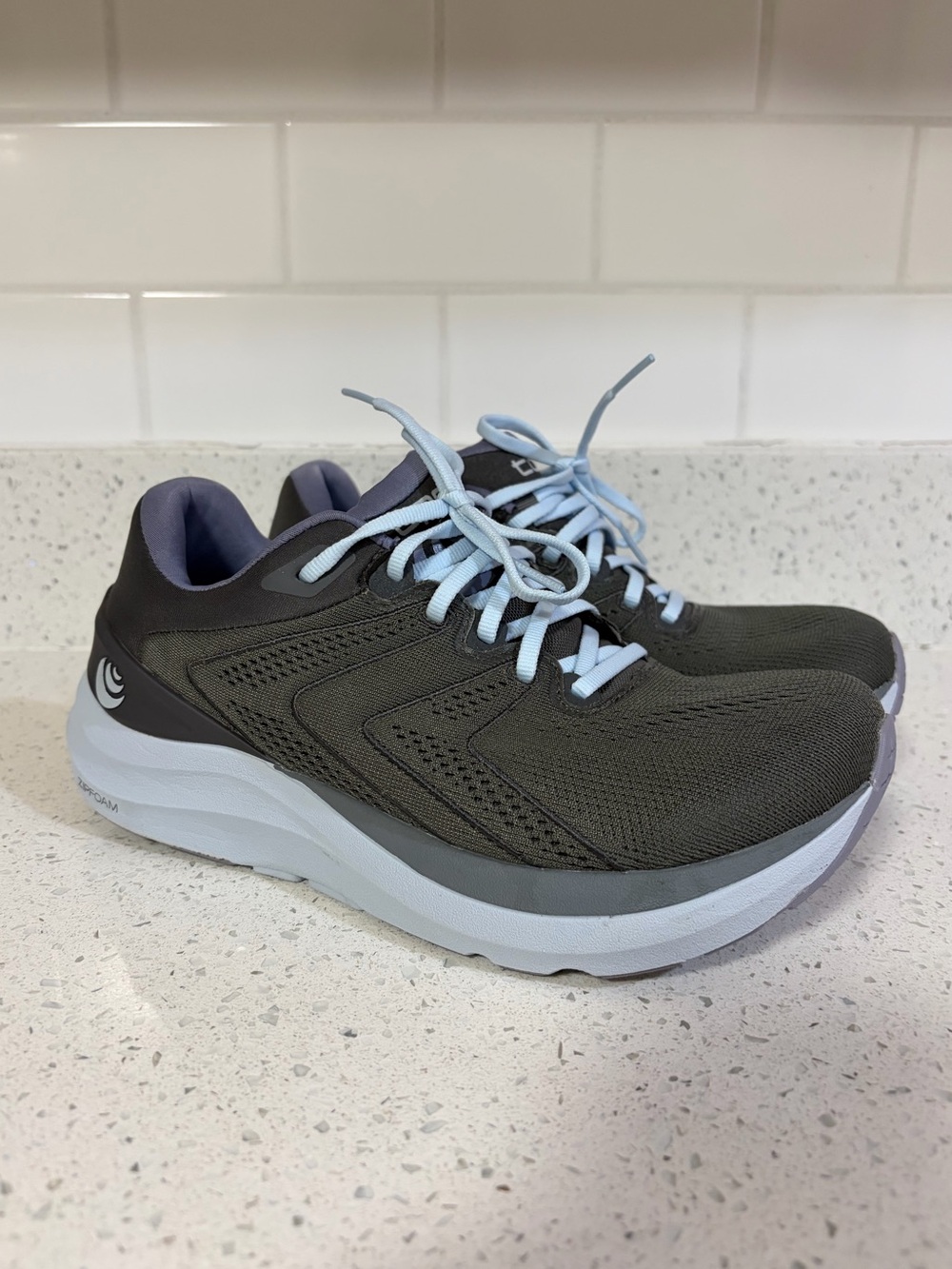 Topo Athletic Phantom 2 Running Shoe Grey / Lilac Size 7 - Picture 2 of 12